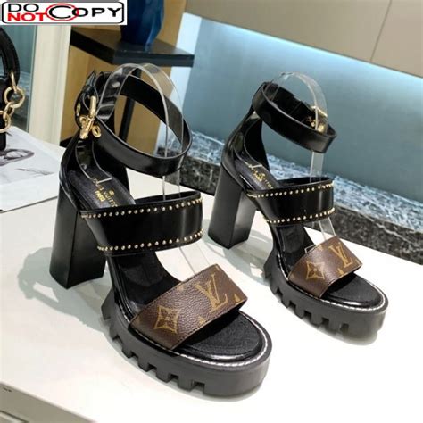 Star trail leather sandal Louis Vuitton Black size 7 US in Leather 